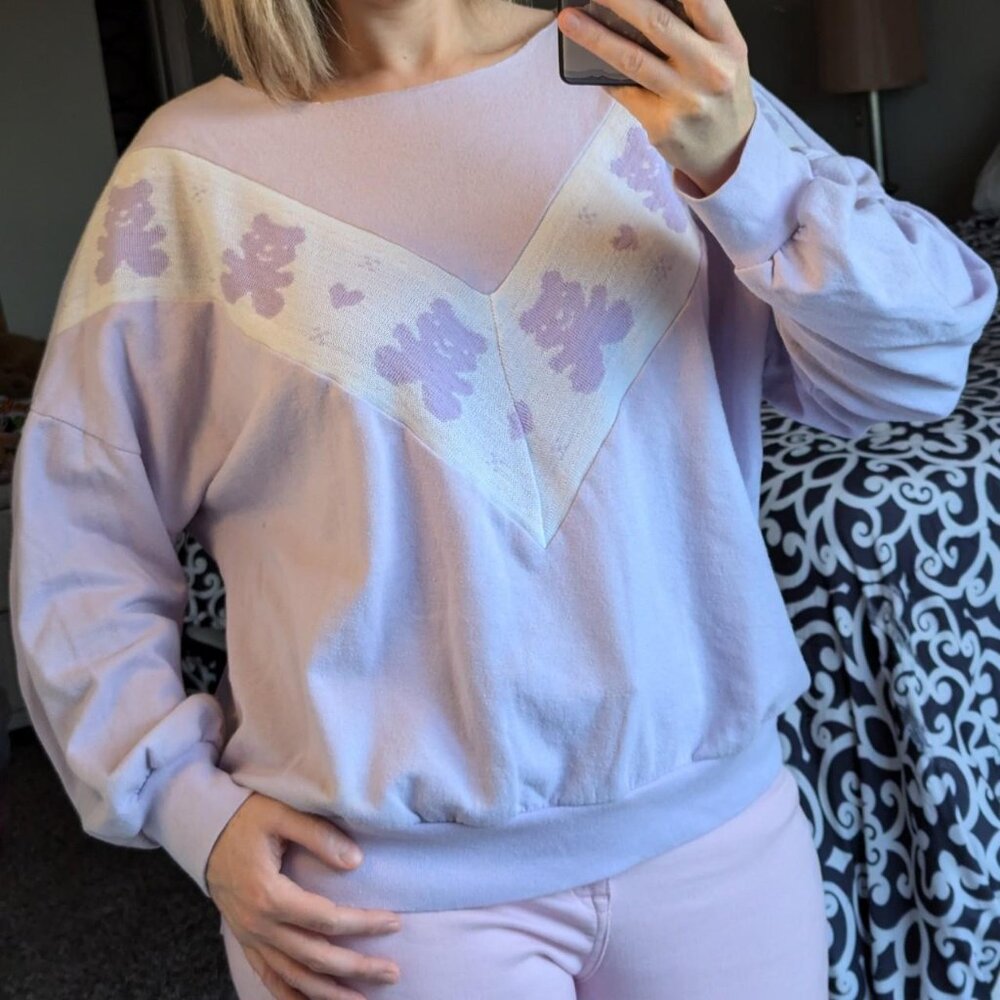 Teddy bear sweatshirt. - Picture 3 of 8